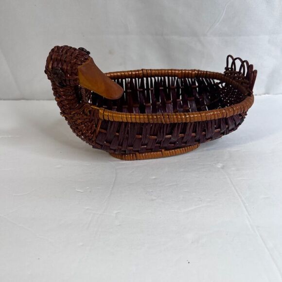 Wicker Woven Duck Shaped Basket VTG 70s 80s Rustic Farmhouse Country Decor MCM - Picture 3 of 7